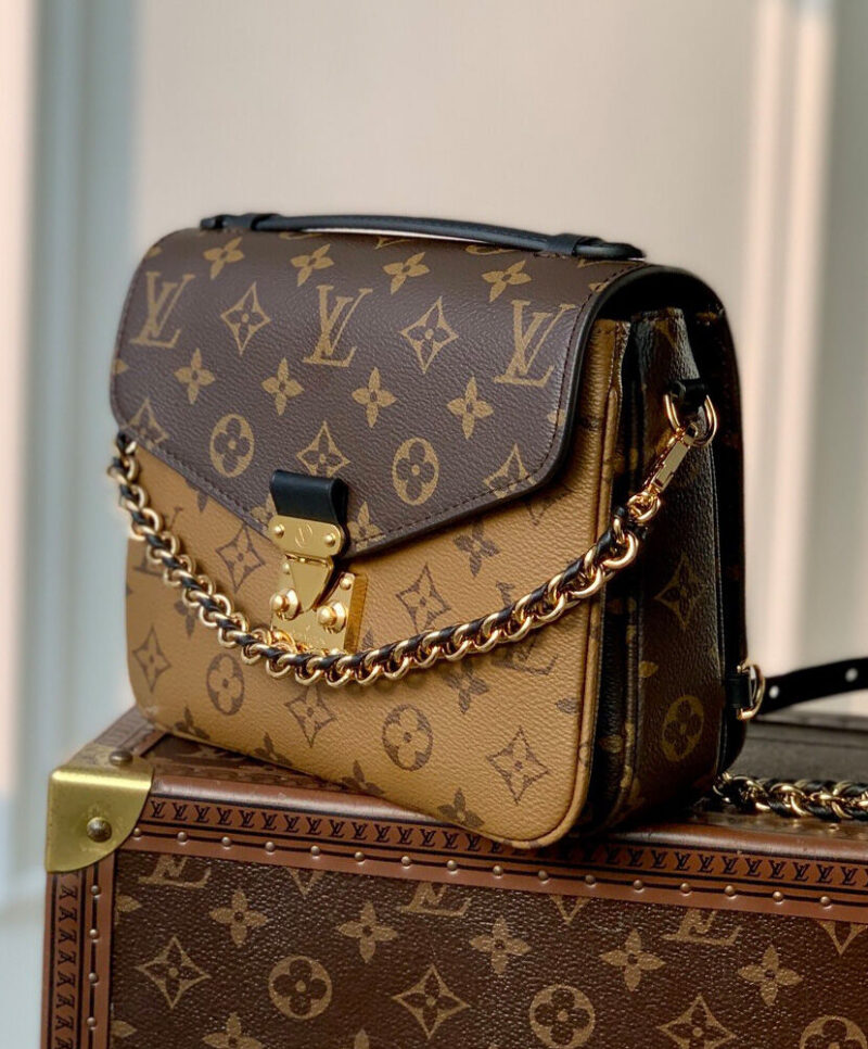 Louis Vuitton Pochette Metis Backpack M11941 Apricot